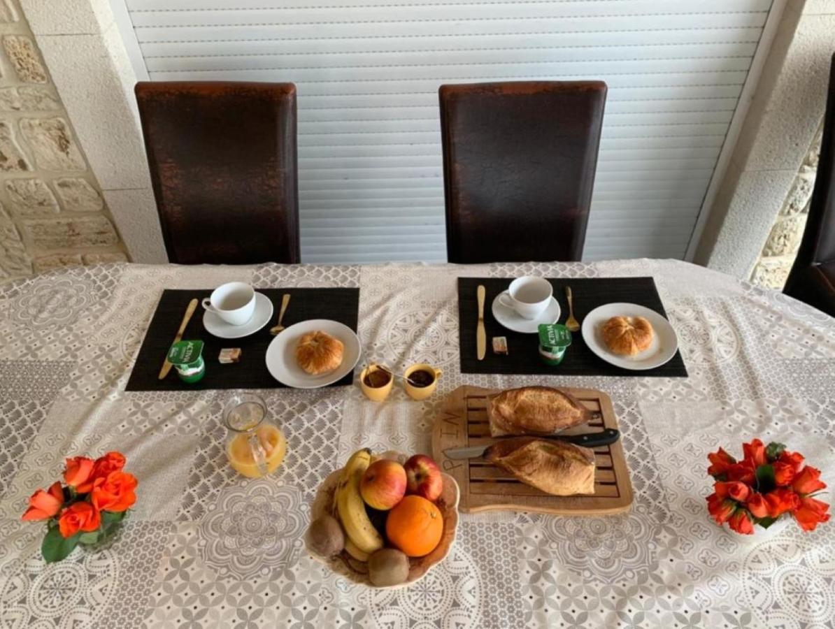 B&B La Vieille Source แซ็ง-มาร์แต็ง-ดิอาร์เดช ภายนอก รูปภาพ